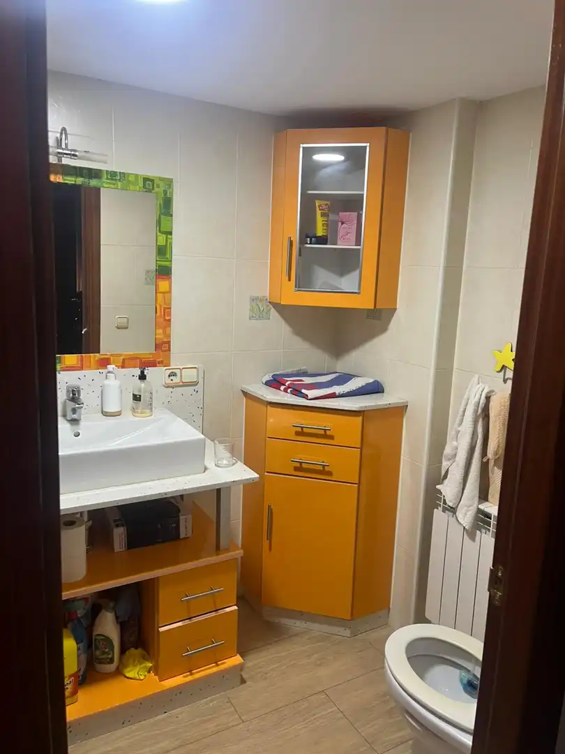 Baño de Piso en venta en Ribafrecha con Calefacción, Trastero y Balcón