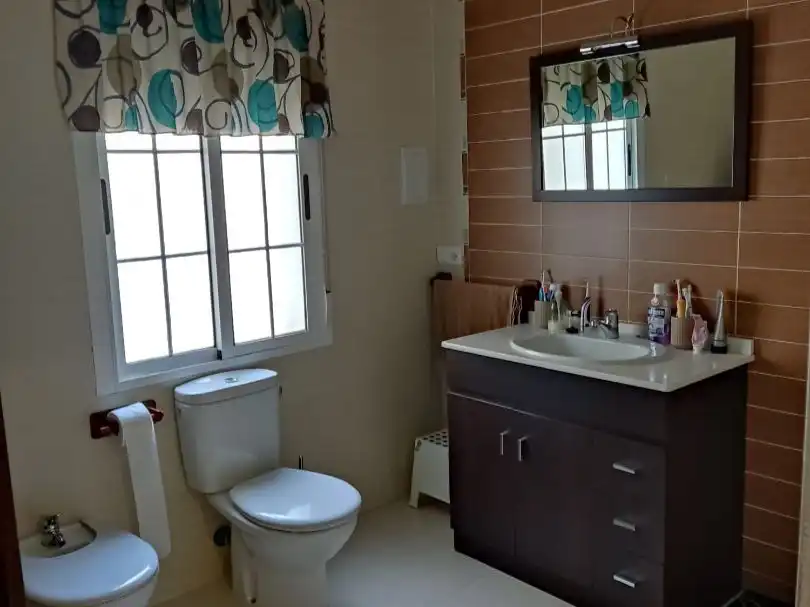 Baño de Piso en venta en Logrosán con Aire acondicionado, Calefacción y Terraza