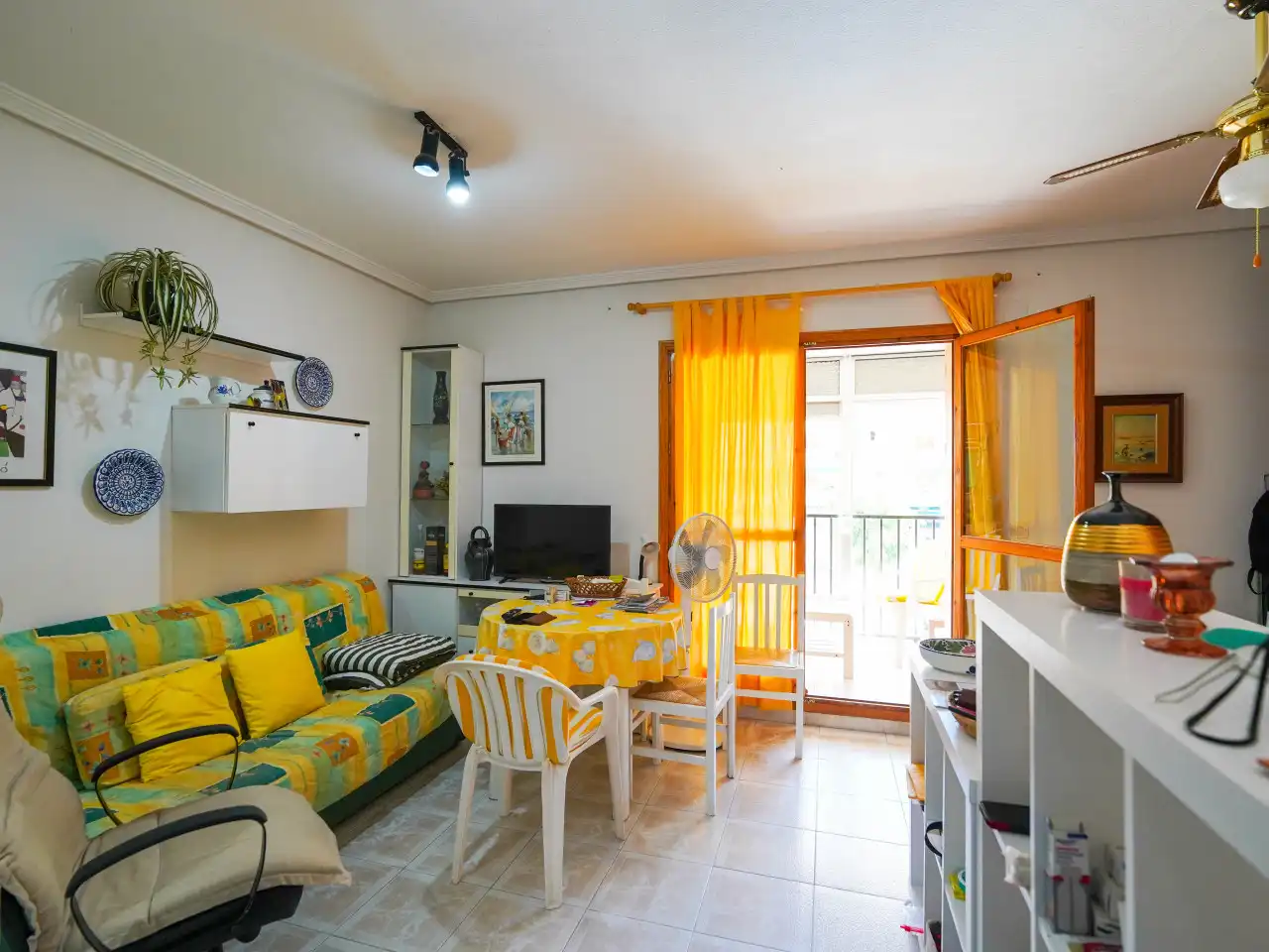 Sala de estar de Estudio en venta en Torrevieja con Calefacción, Terraza y Piscina