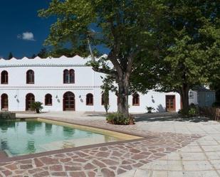 Vista exterior de Finca rústica de lloguer en Arenys de Munt amb Calefacció, Jardí privat i Piscina