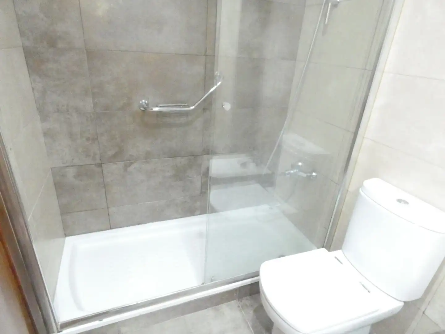 Bany de Pis en venda en Cerdanyola del Vallès amb Aire condicionat, Calefacció i Terrassa
