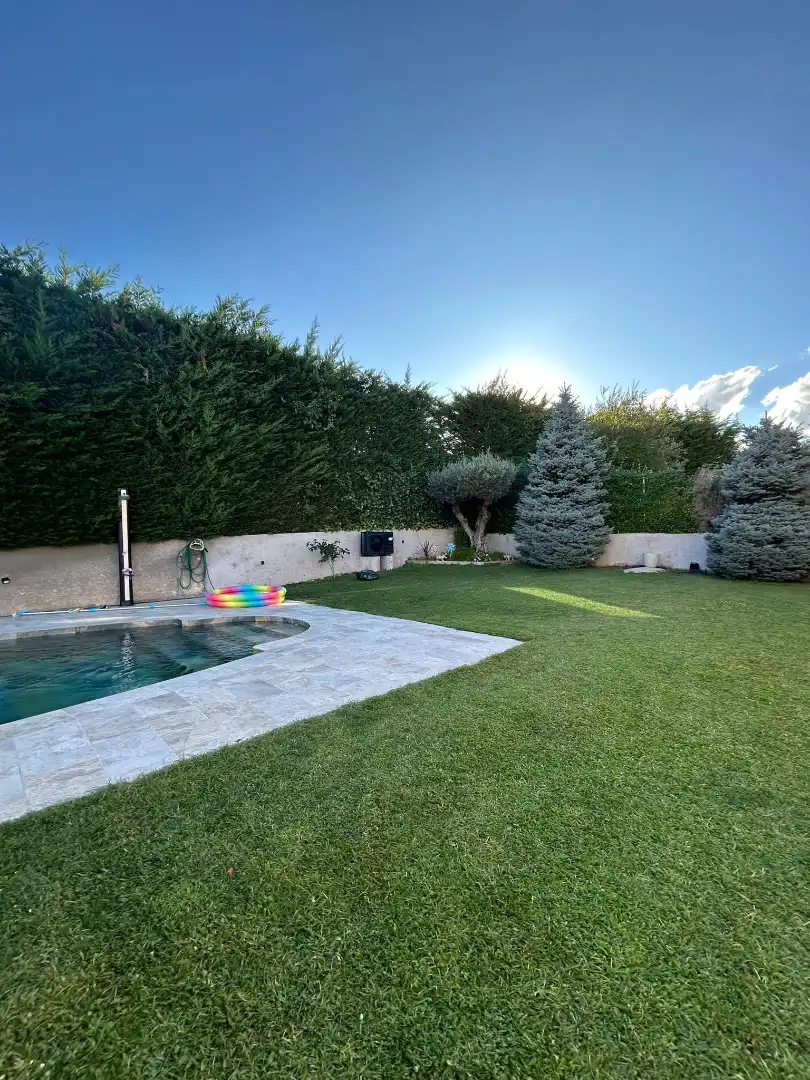 Piscina de Casa o xalet en venda en Becerril de la Sierra amb Aire condicionat, Calefacció i Jardí privat