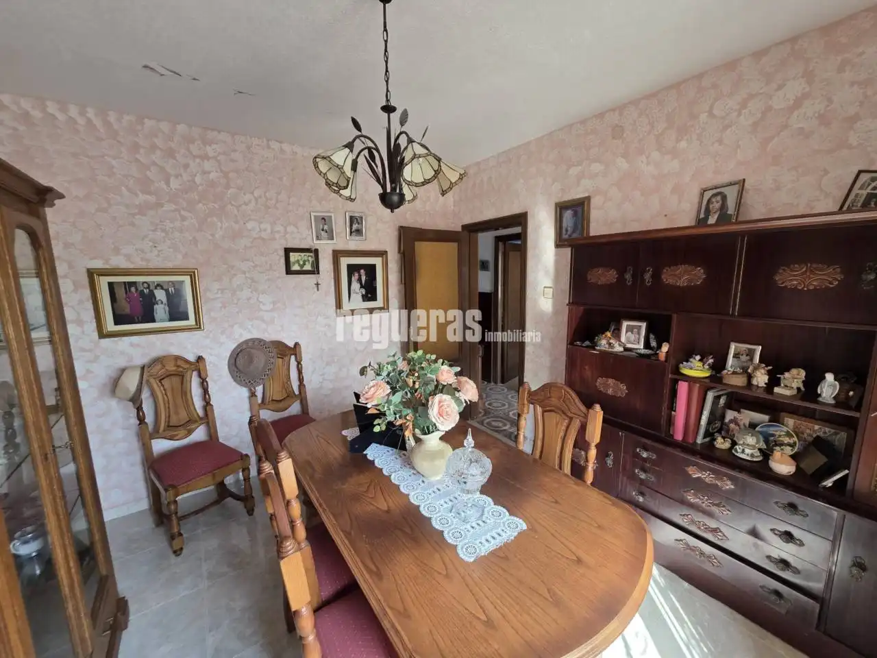 Comedor de Casa o chalet en venta en Illas con Calefacción y Jardín privado