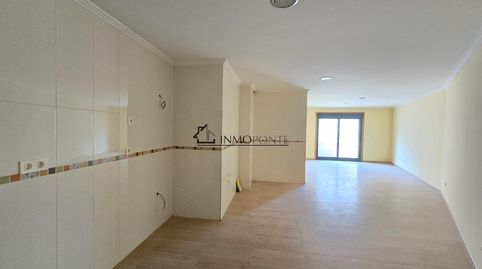 Foto 2 de Piso en venta en Concepción Arenal , Marín, Pontevedra