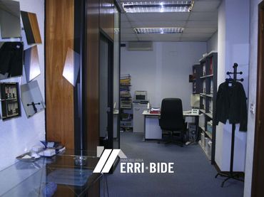 Oficina amb ascensor en venda a Colón de Larreátegui Kalea