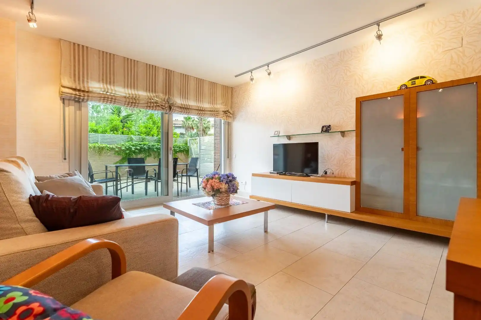 Sala d'estar de Planta baixa en venda en Salou amb Aire condicionat, Calefacció i Jardí privat