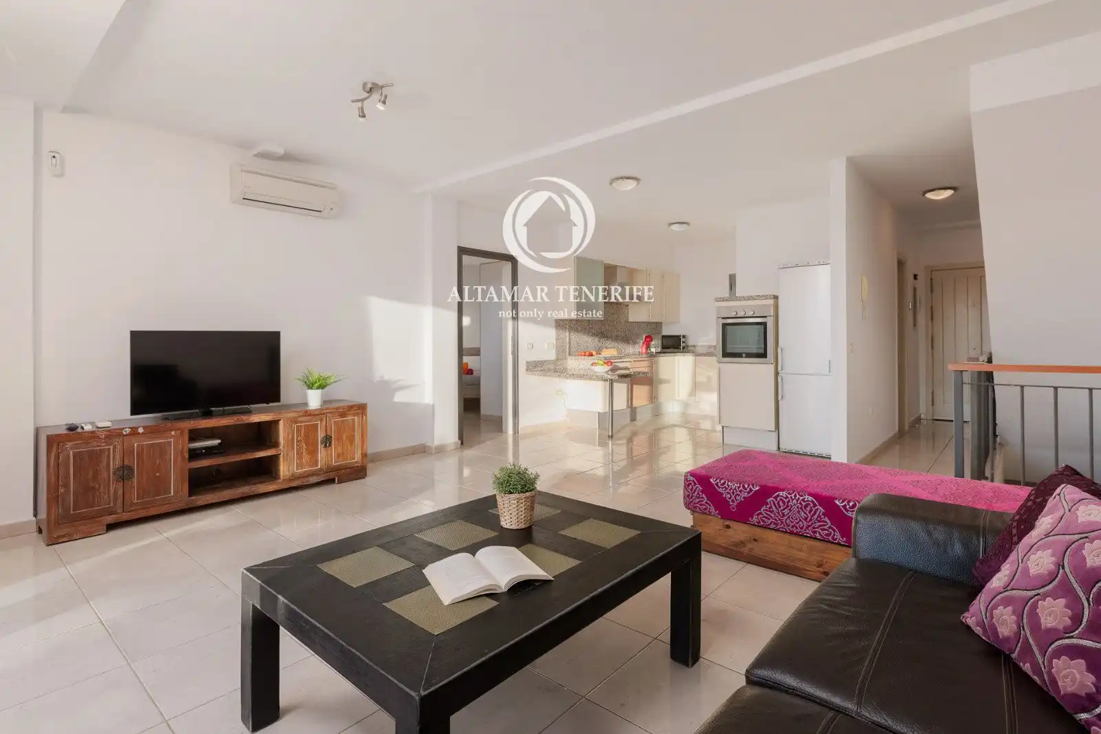Terraced house with pool for sale in calle Helsinki, 12, imagen 5