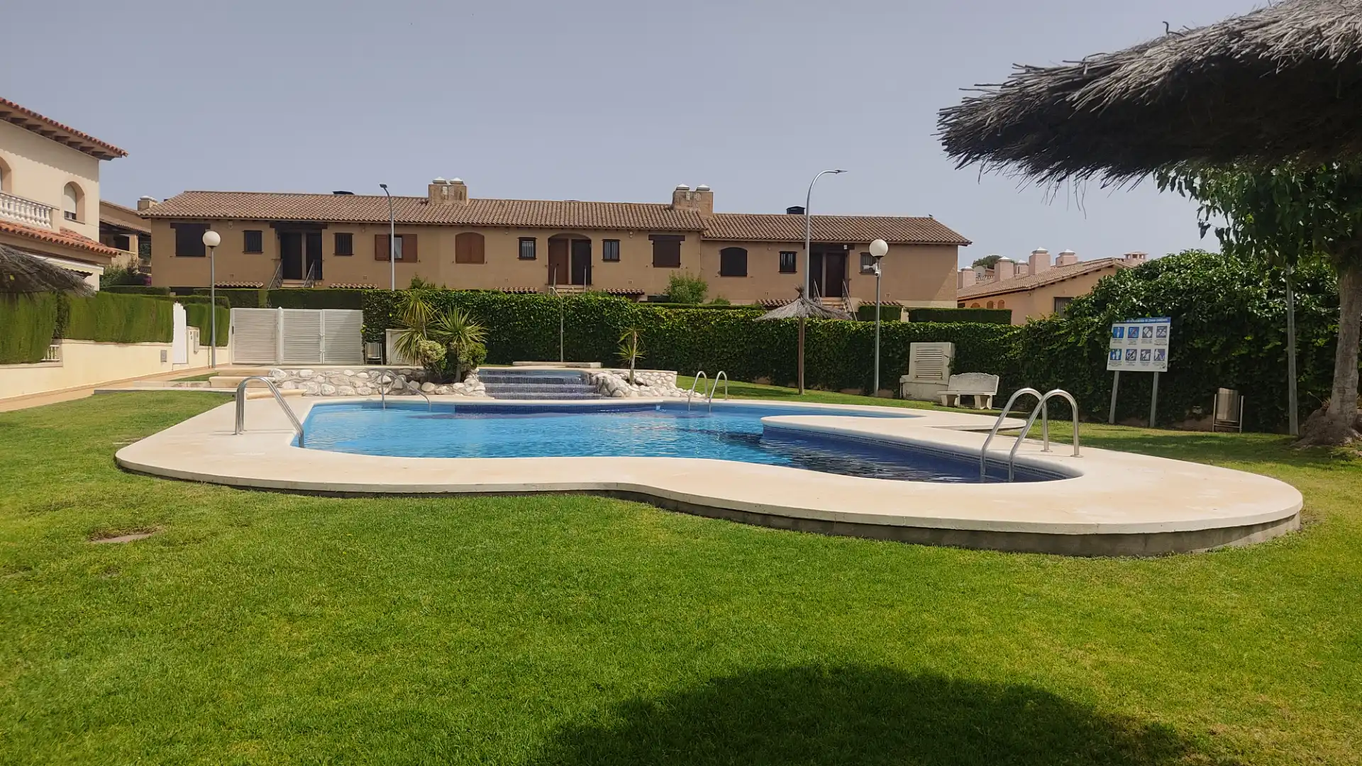 Maison mitoyenne avec terrasse à louer à Carrer del Vallespir, imagen 9