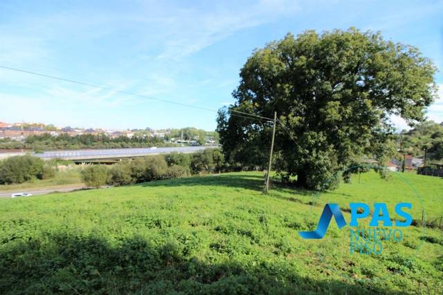 Terreno residencial en Venta en Barrio Santa Rosa en Villaescusa (Cantabria)