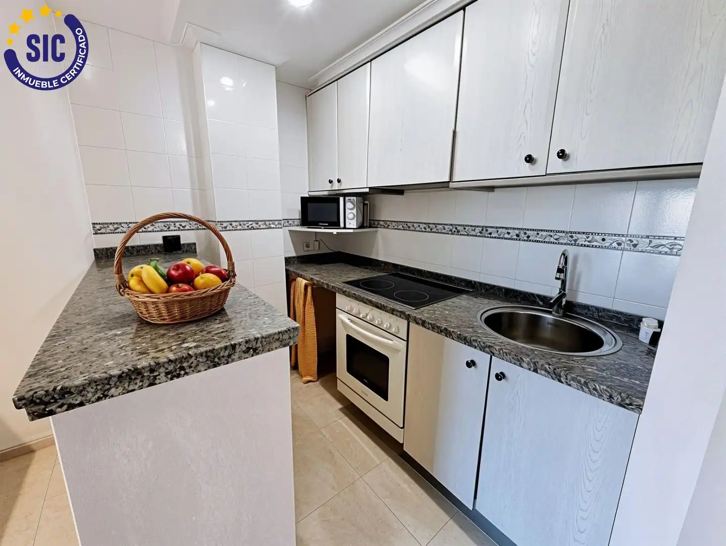 Cuina de Apartament en venda en Calpe / Calp amb Calefacció, Terrassa i Piscina comunitària