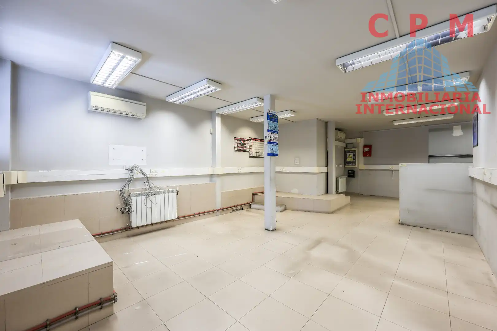 Local de lloguer en Madrid amb Parquet, Internet i Alarma