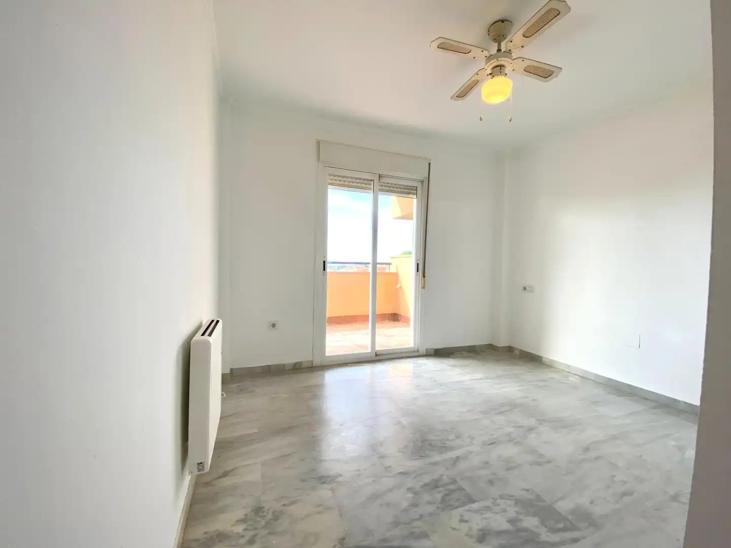 Apartamento con piscina en venta en Riviera del Sol, imagen 10