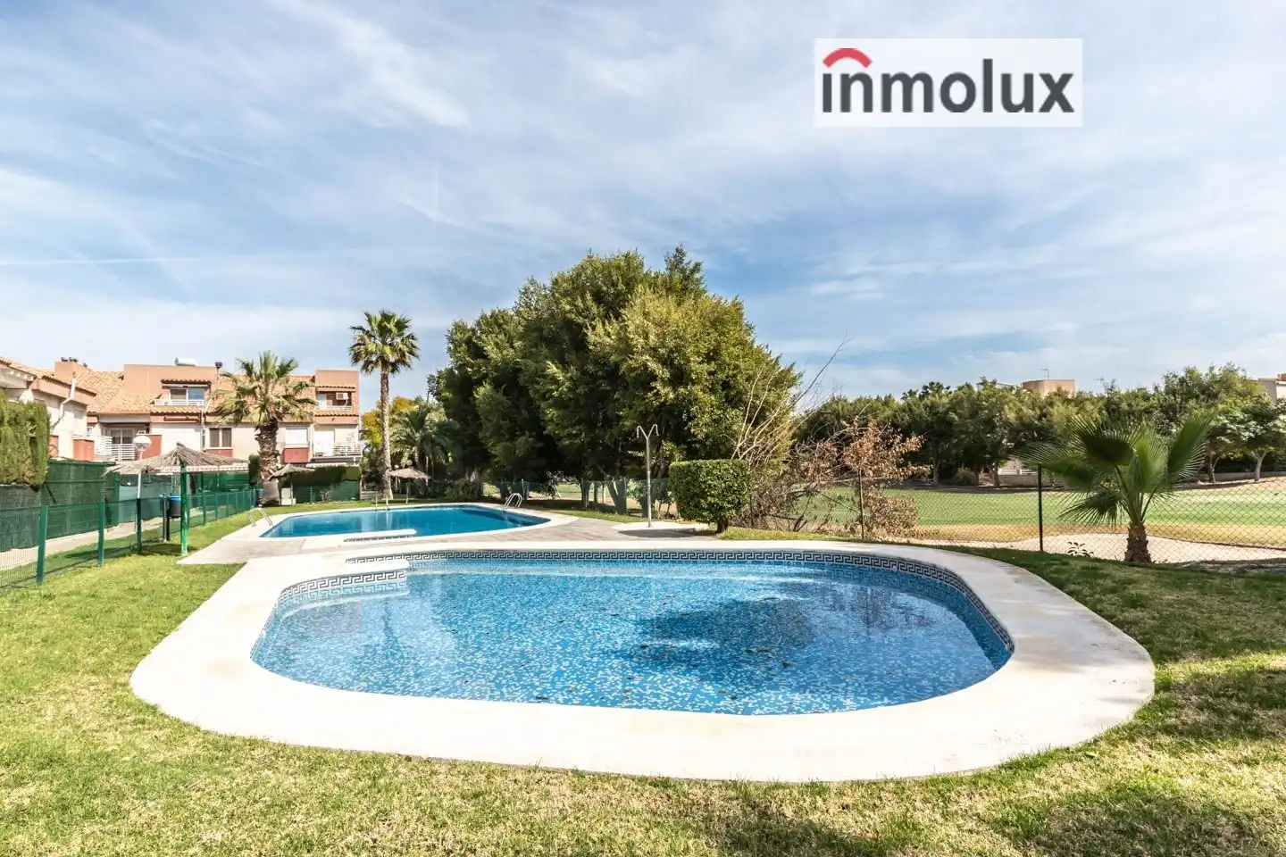 Adossat amb piscina en venda a Avenida Locutor Vicente Hipólito