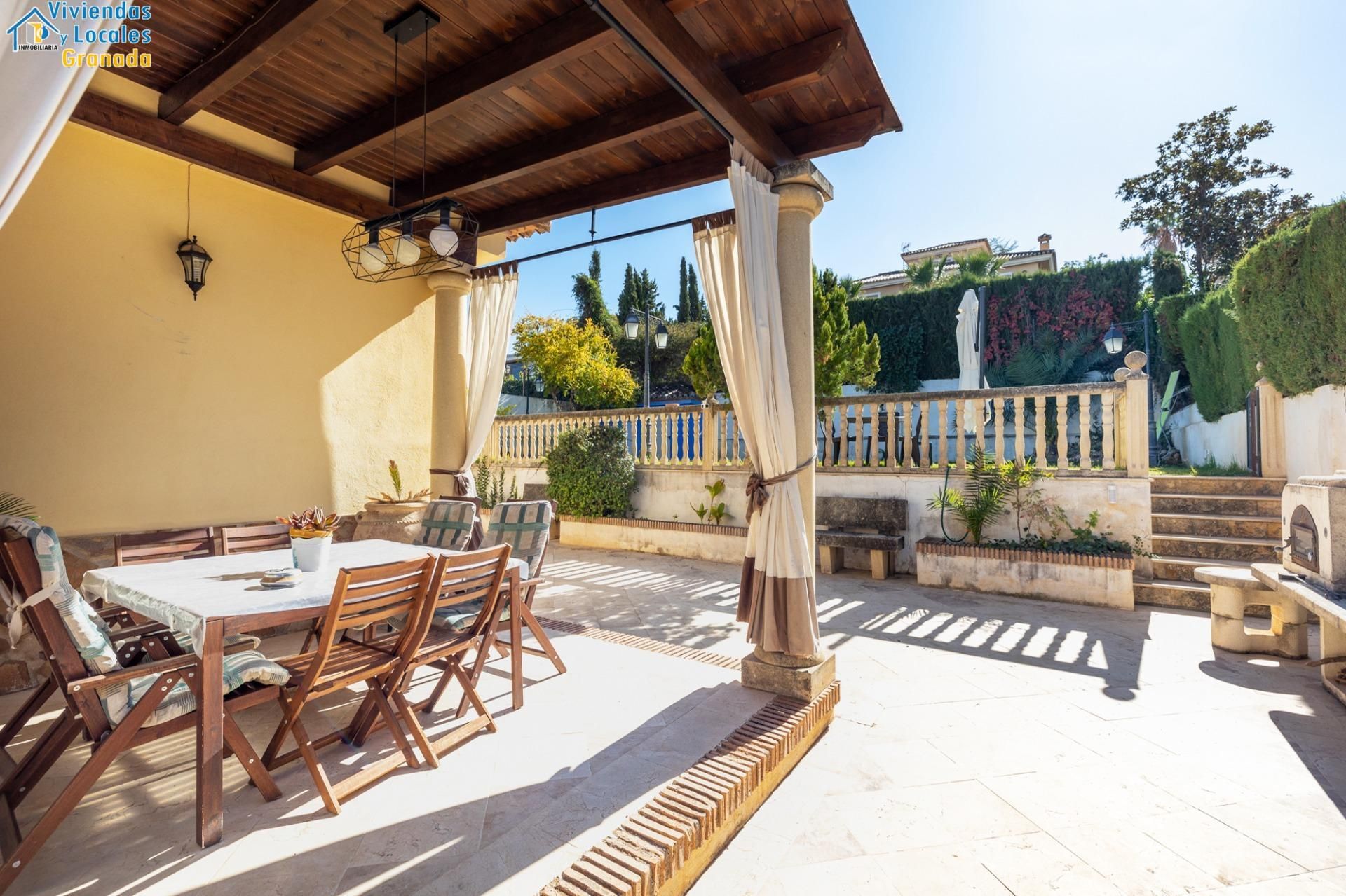 Terrassa de Casa o xalet en venda en La Zubia amb Calefacció, Jardí privat i Terrassa