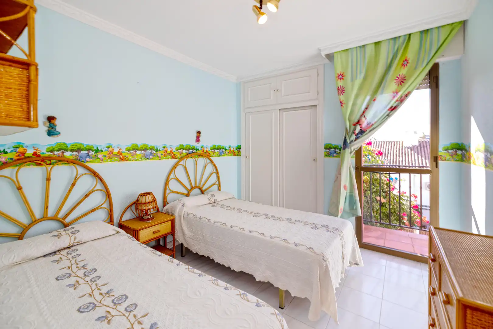 Dormitori de Casa adosada en venda en Marbella amb Jardí privat, Terrassa i Traster