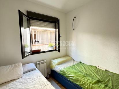 Schlafzimmer von Wohnung zum verkauf in  Madrid Capital