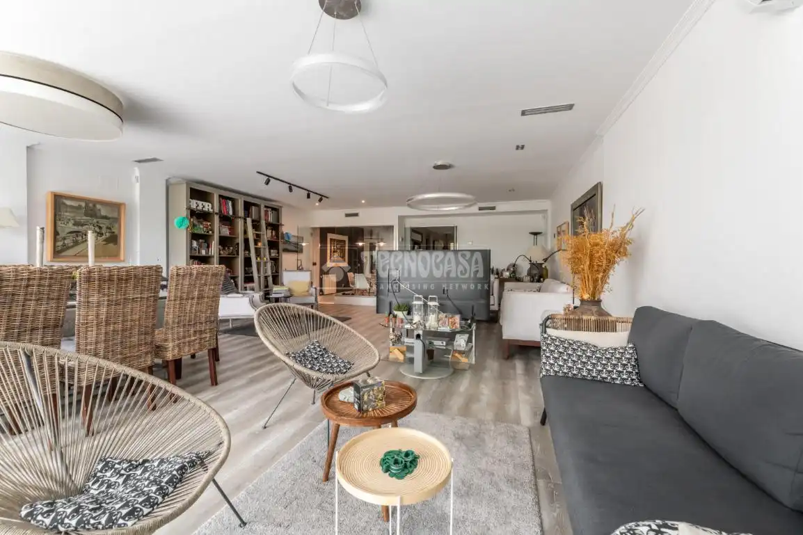 Sala de estar de Casa adosada en venta en Torrelodones con Calefacción, Terraza y Balcón