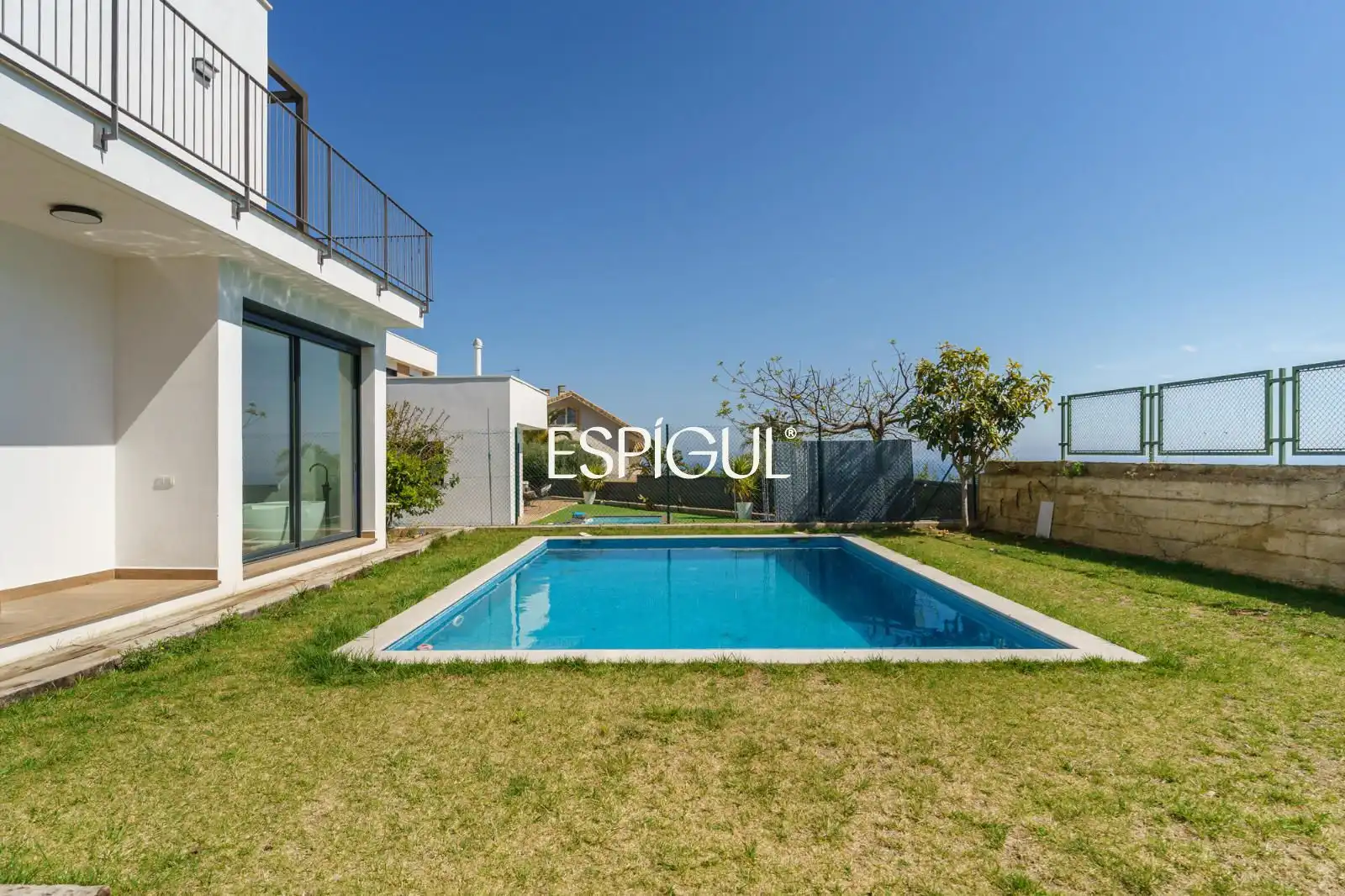 Piscina de Casa o xalet en venda en Premià de Dalt amb Aire condicionat, Calefacció i Jardí privat