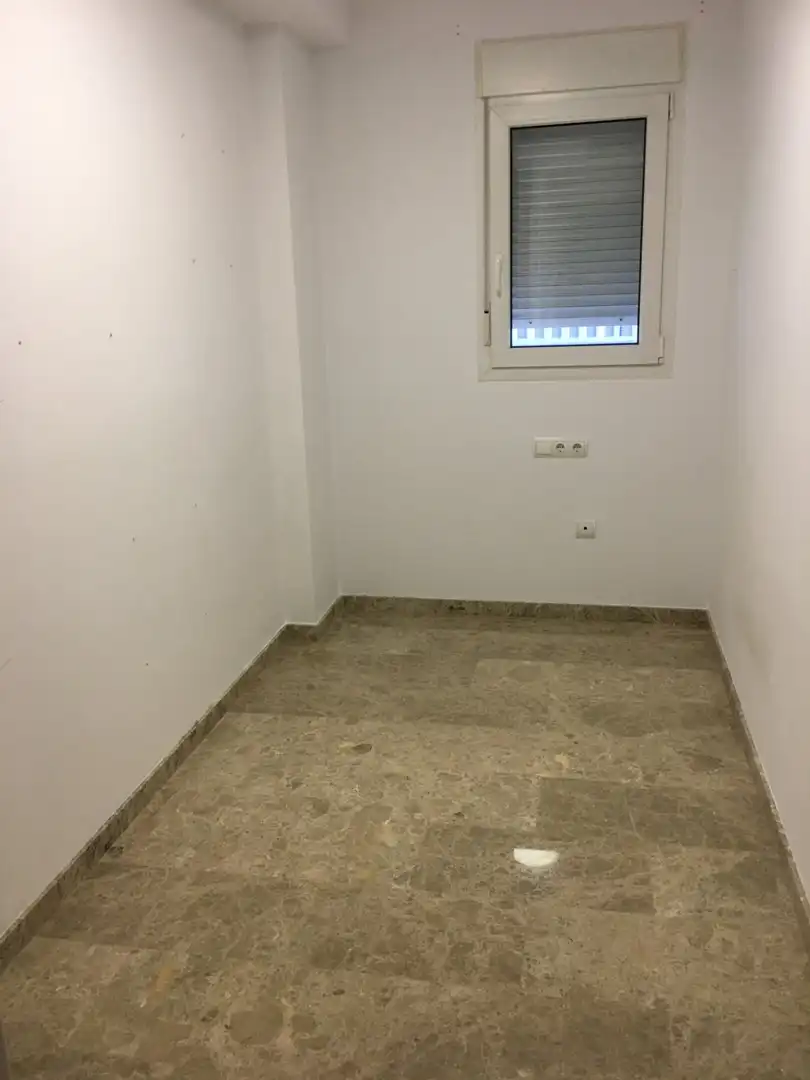 Dormitori de Pis de lloguer en Valencia amb Aire condicionat, Terrassa i Traster