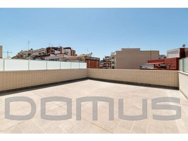 Àtic amb balcó en venda a Calle JUAN DE TOLEDO 7