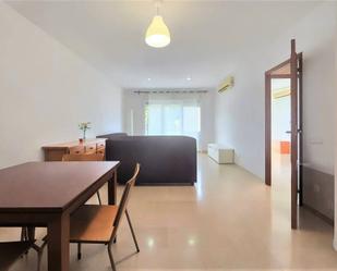 Living room of Flat for sale in Reus  with Air Conditioner, Parquet flooring and Balcony