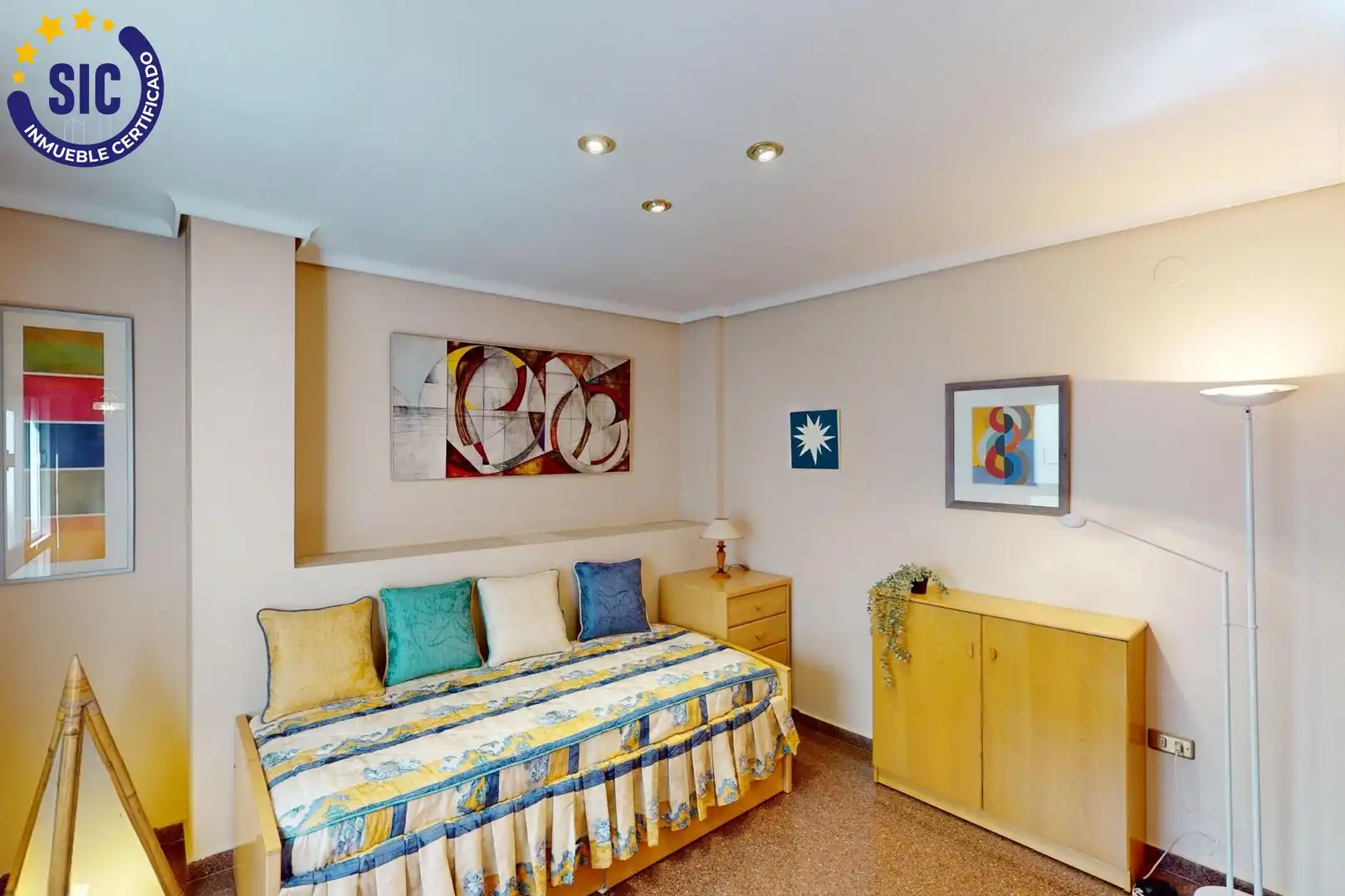 Habitación de Piso en venta en Castellón de la Plana / Castelló de la Plana con Calefacción, Trastero y Amueblado
