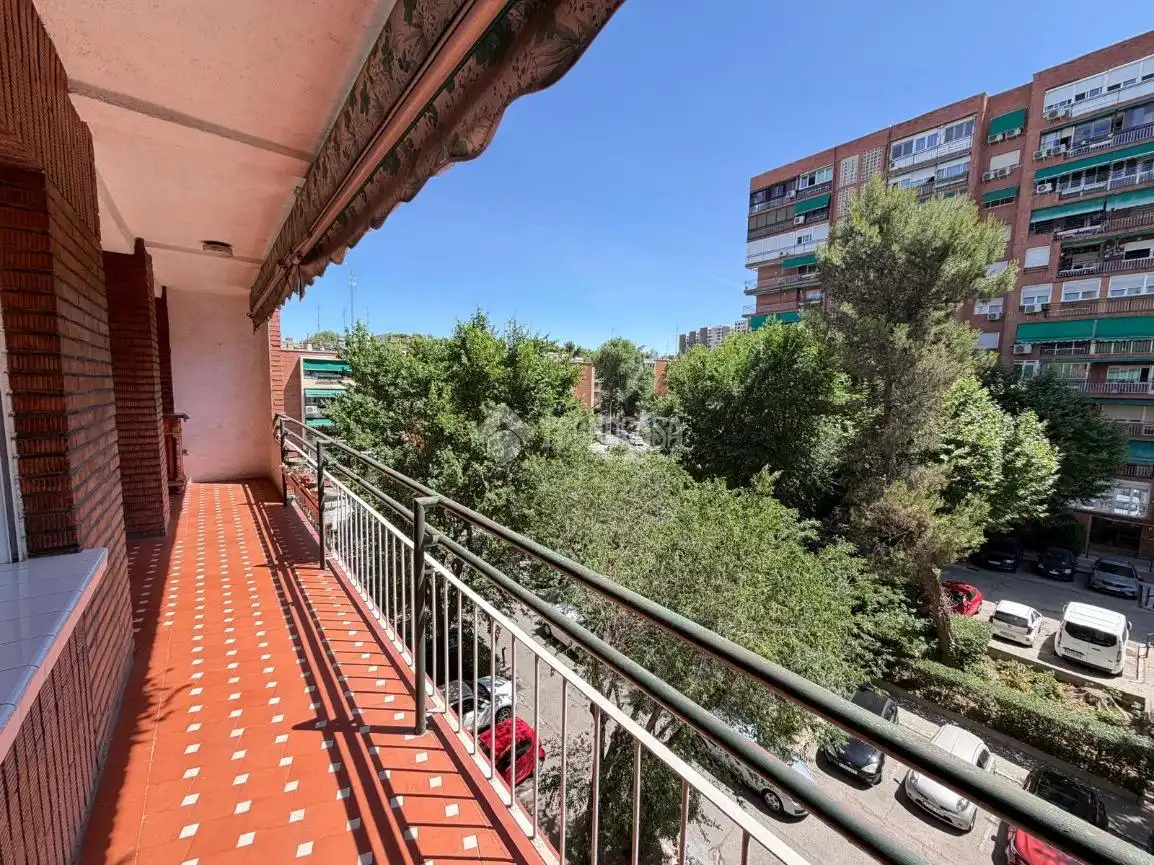 Vista exterior de Piso en venta en Madrid con Aire acondicionado, Calefacción y Terraza