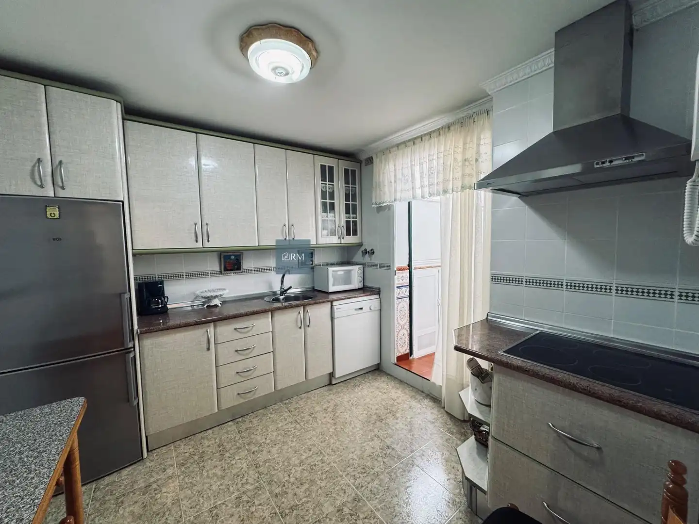 Cocina de Piso en venta en Sanlúcar de Barrameda con Aire acondicionado, Calefacción y Parquet