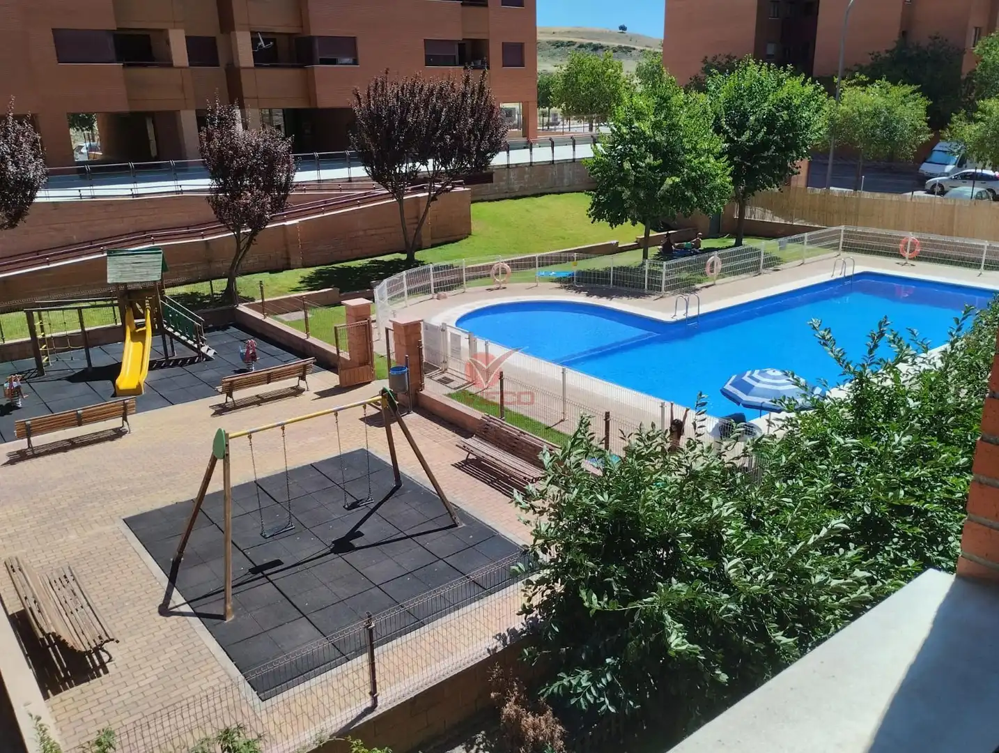 Piscina de Piso en venta en Cuenca con Calefacción, Terraza y Trastero