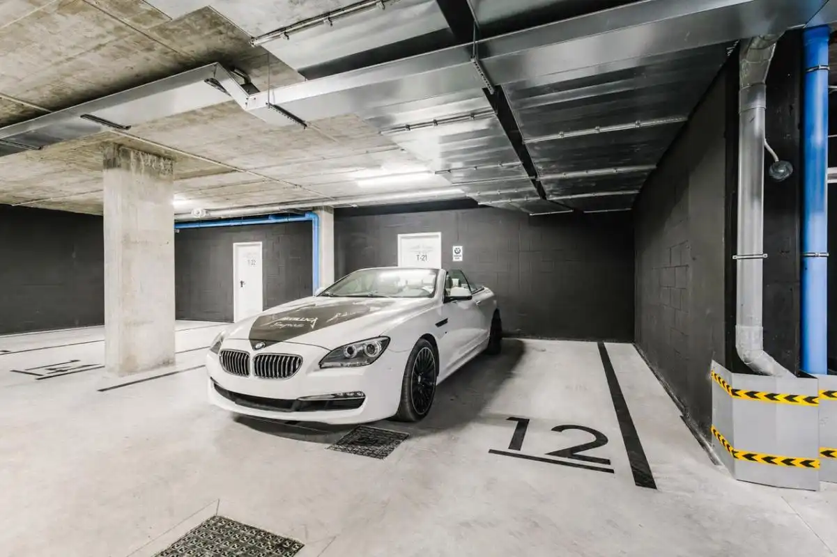 Parkplatz von Erdgeschoss zum Verkauf in Fuengirola mit Heizung, Terrasse und Abstellraum