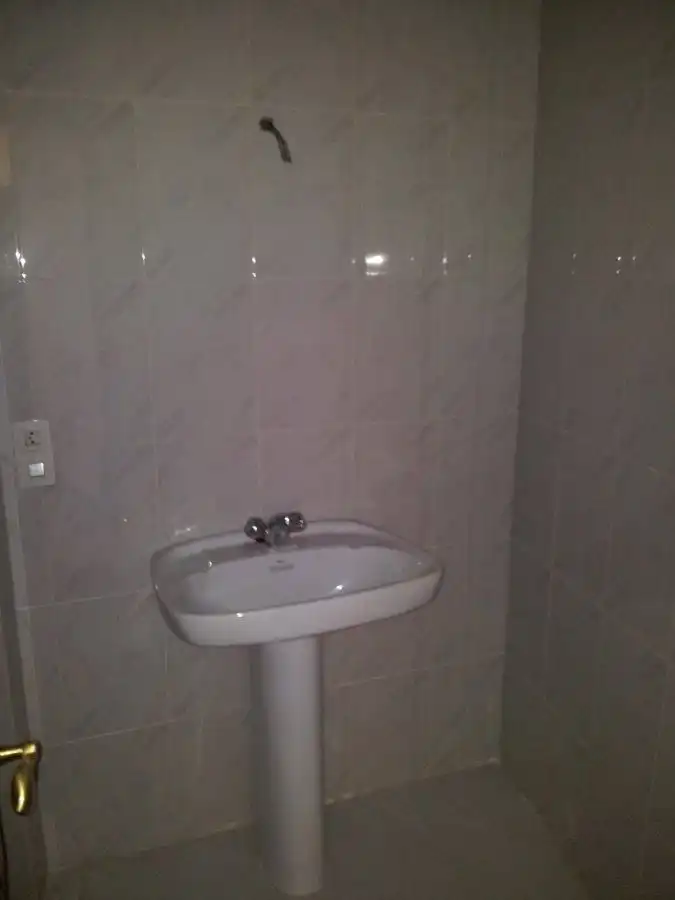 Badezimmer von Maisonette zum Verkauf in Carrocera mit Heizung, Parkett und Abstellraum