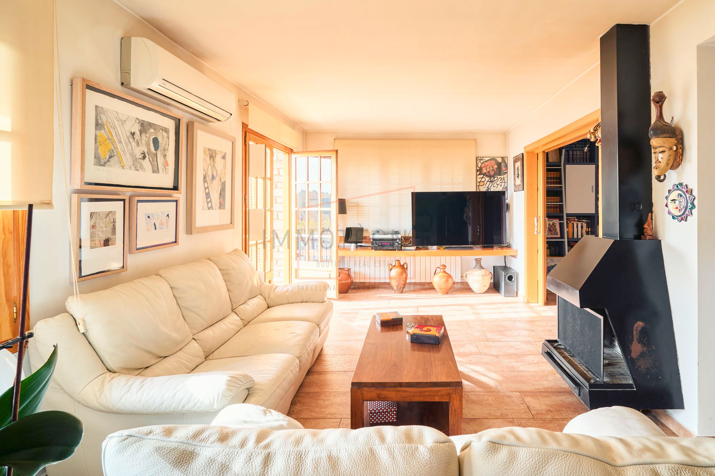 Sala d'estar de Casa o xalet en venda en Les Franqueses del Vallès amb Aire condicionat, Calefacció i Jardí privat