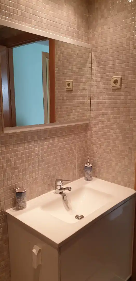 Badezimmer von Wohnung zur Miete in Madrid mit Klimaanlage, Heizung und Abstellraum