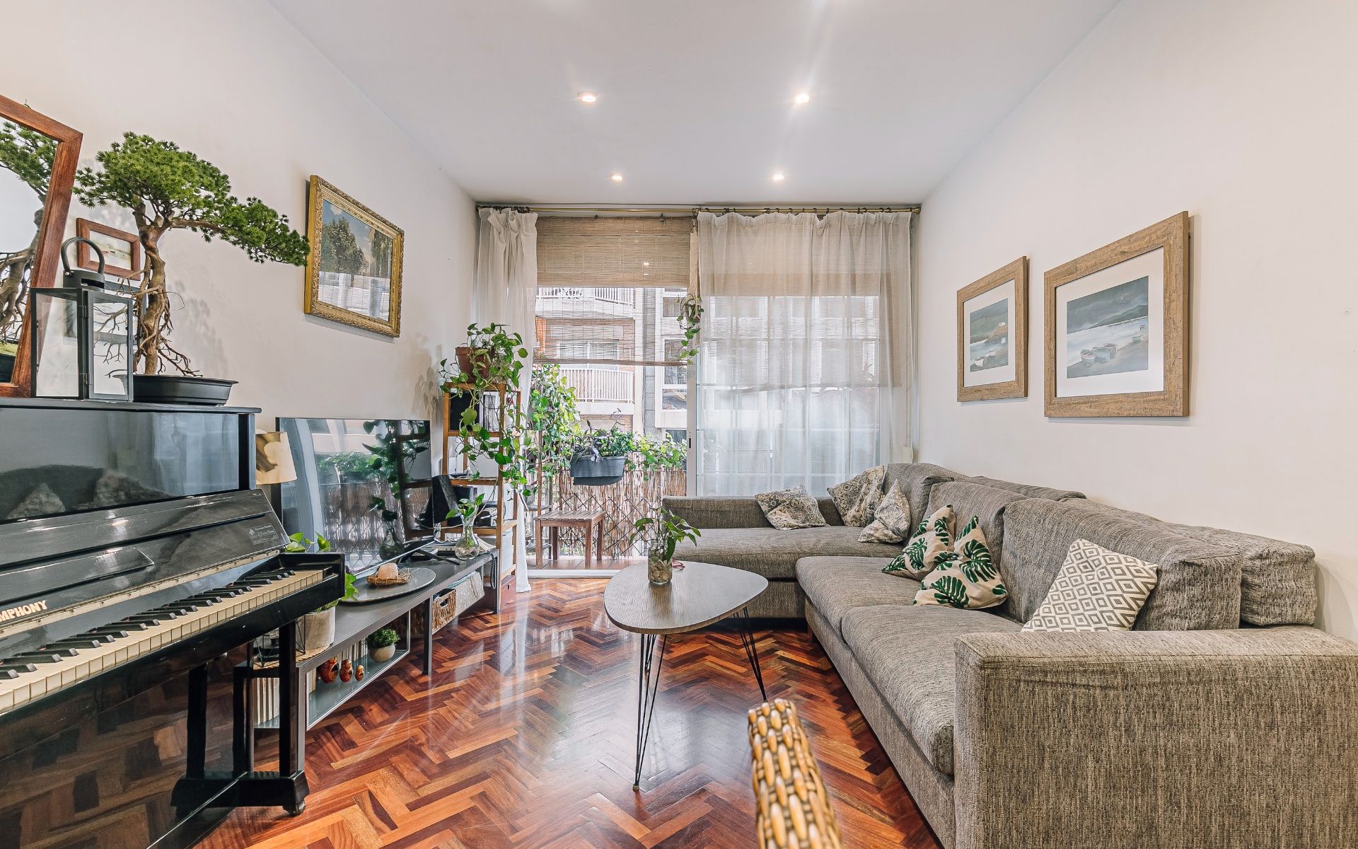 Living room of Flat for sale in  Barcelona Capital  with Air Conditioner, Heating and Furnished