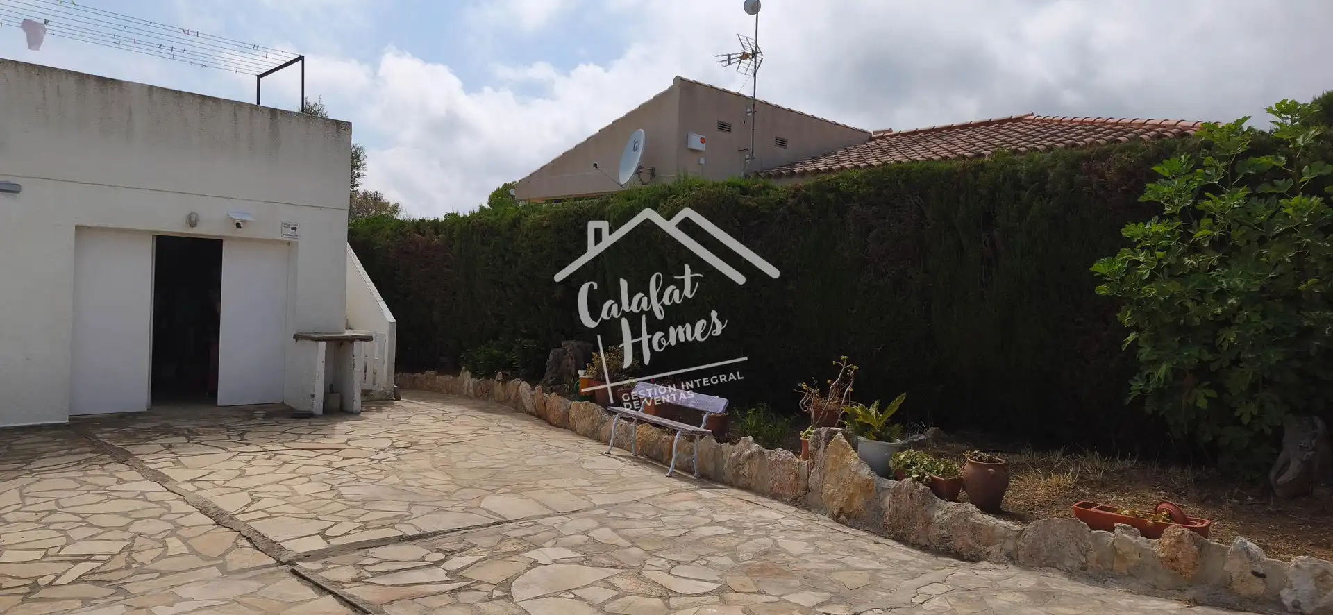Vista exterior de Casa o xalet en venda en L'Ametlla de Mar  amb Aire condicionat, Calefacció i Jardí privat