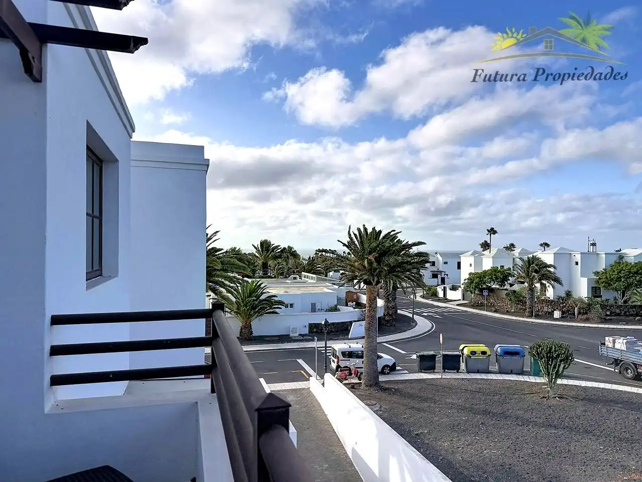 Vista exterior de Piso en venta en Teguise con Terraza y Piscina comunitaria