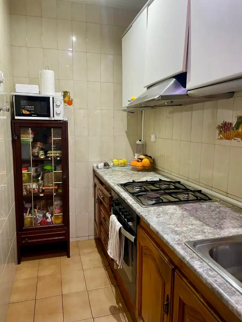 Cuina de Apartament en venda en Barcelona amb Forn i Balcó