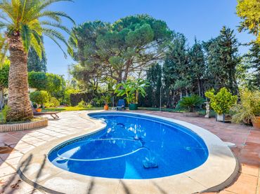 House with pool for sale in Estepona Pueblo