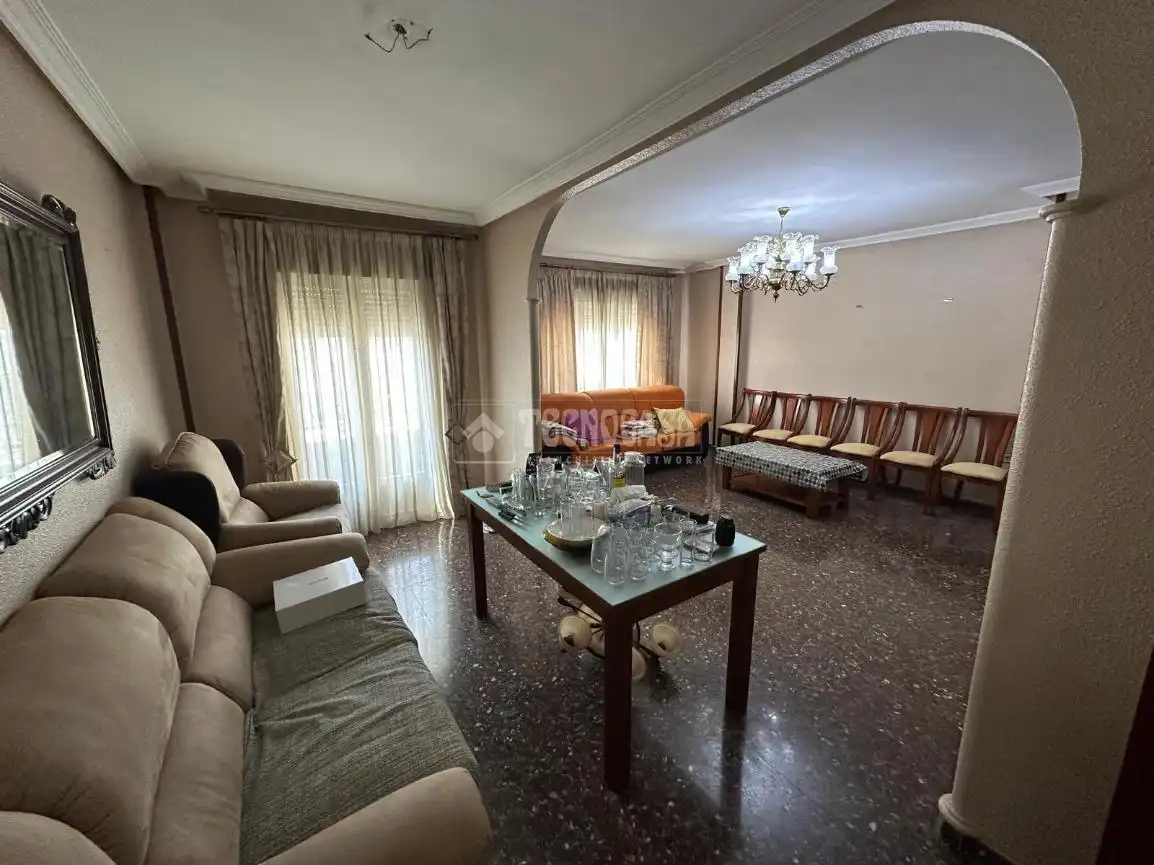 Sala d'estar de Pis en venda en Mengíbar amb Aire condicionat, Calefacció i Traster