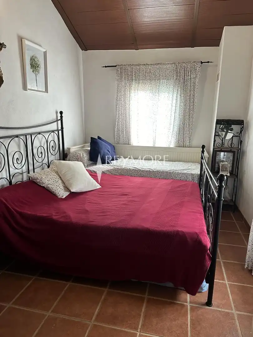 Habitación de Finca rústica en venta en La Puebla de los Infantes con Aire acondicionado, Calefacción y Jardín privado