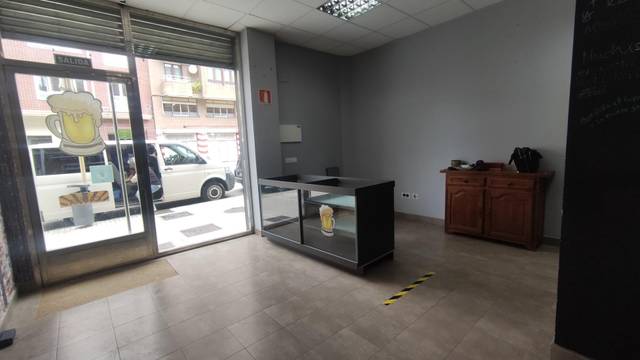 Local comercial en Alquiler en Tanos