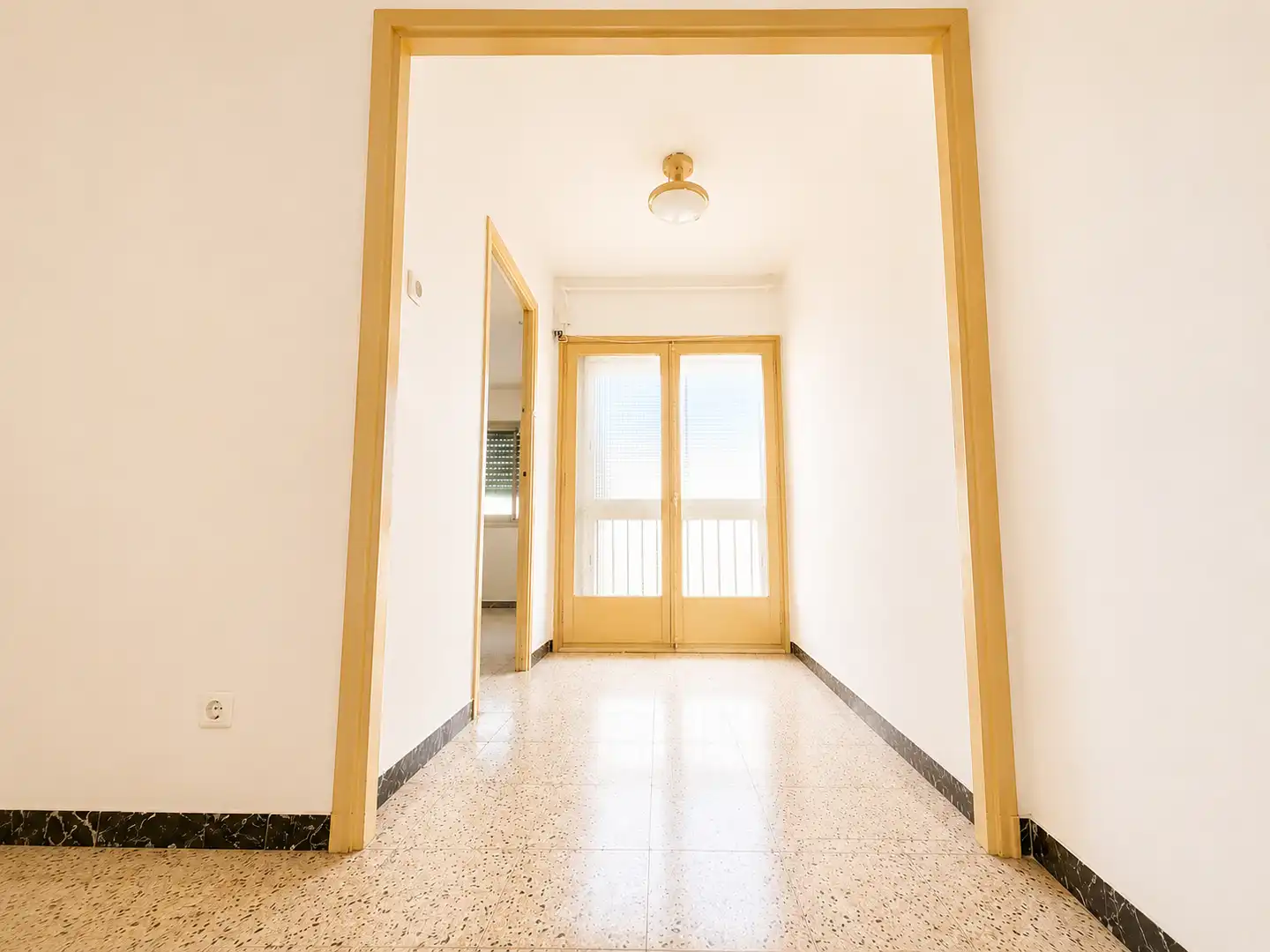 Wohnung zum Verkauf in Santa Coloma de Gramenet mit Klimaanlage, Heizung und Balkon