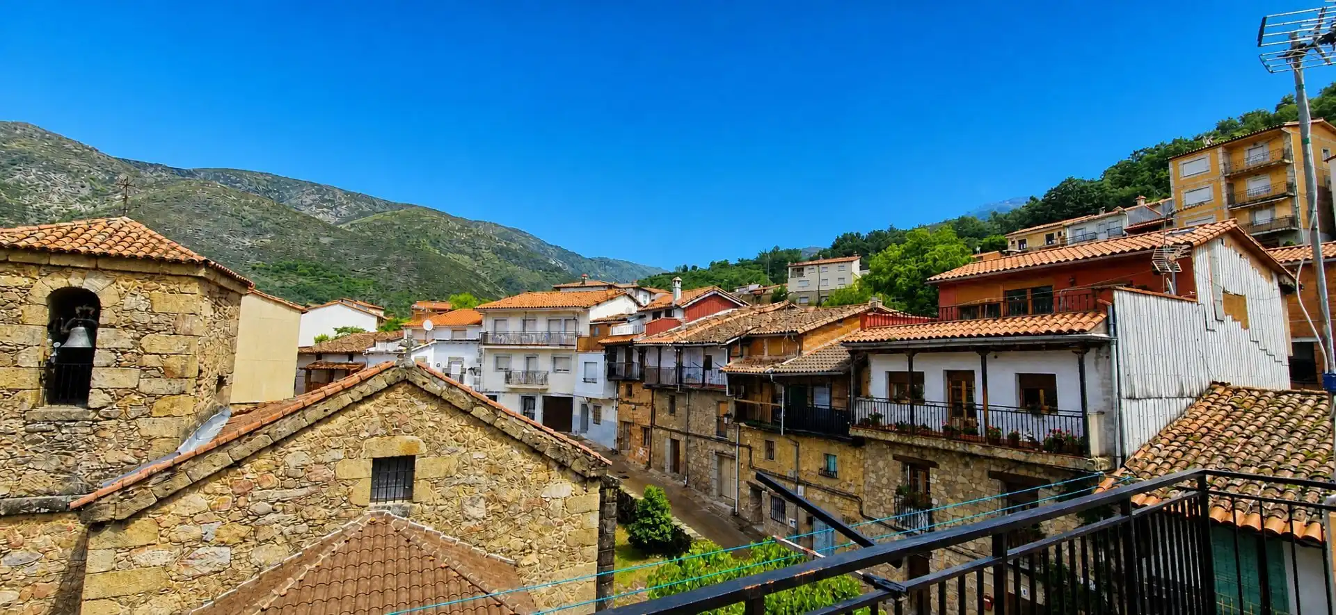 Exterior view of Houses for sale in Guijo de Santa Bárbara  with Terrace and Furnished