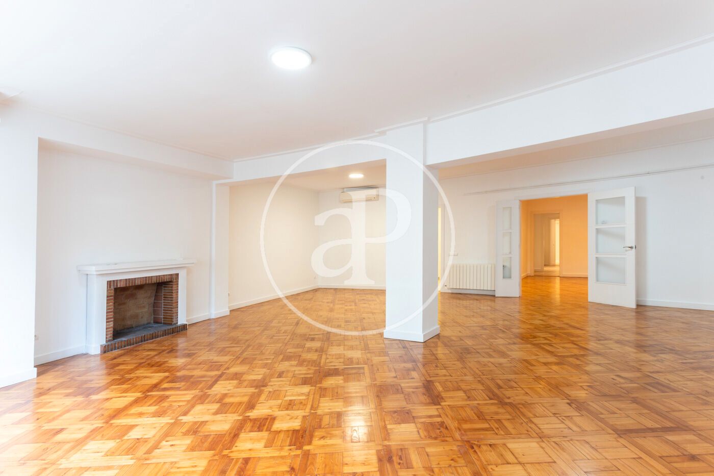 Living room of Flat for rent in  Barcelona Capital  with Air Conditioner, Heating and Terrace