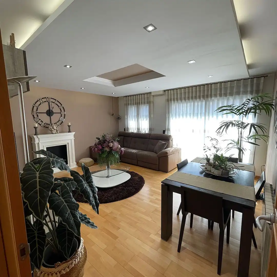 Sala d'estar de Casa o xalet en venda en Montcada i Reixac amb Aire condicionat, Terrassa i Traster