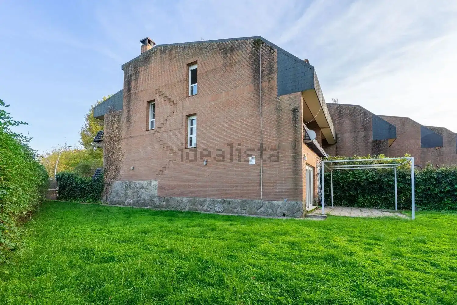 Exterior view of Detached homes for sale in Talavera de la Reina  with Air Conditioner, Heating and Storage room