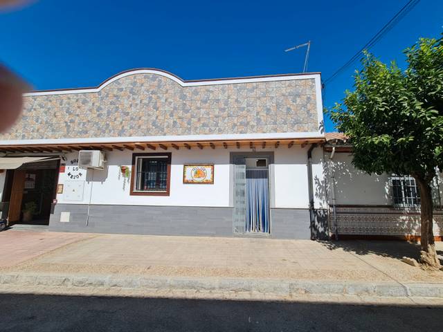 Local comercial en Alquiler en Calle Granada en Láchar