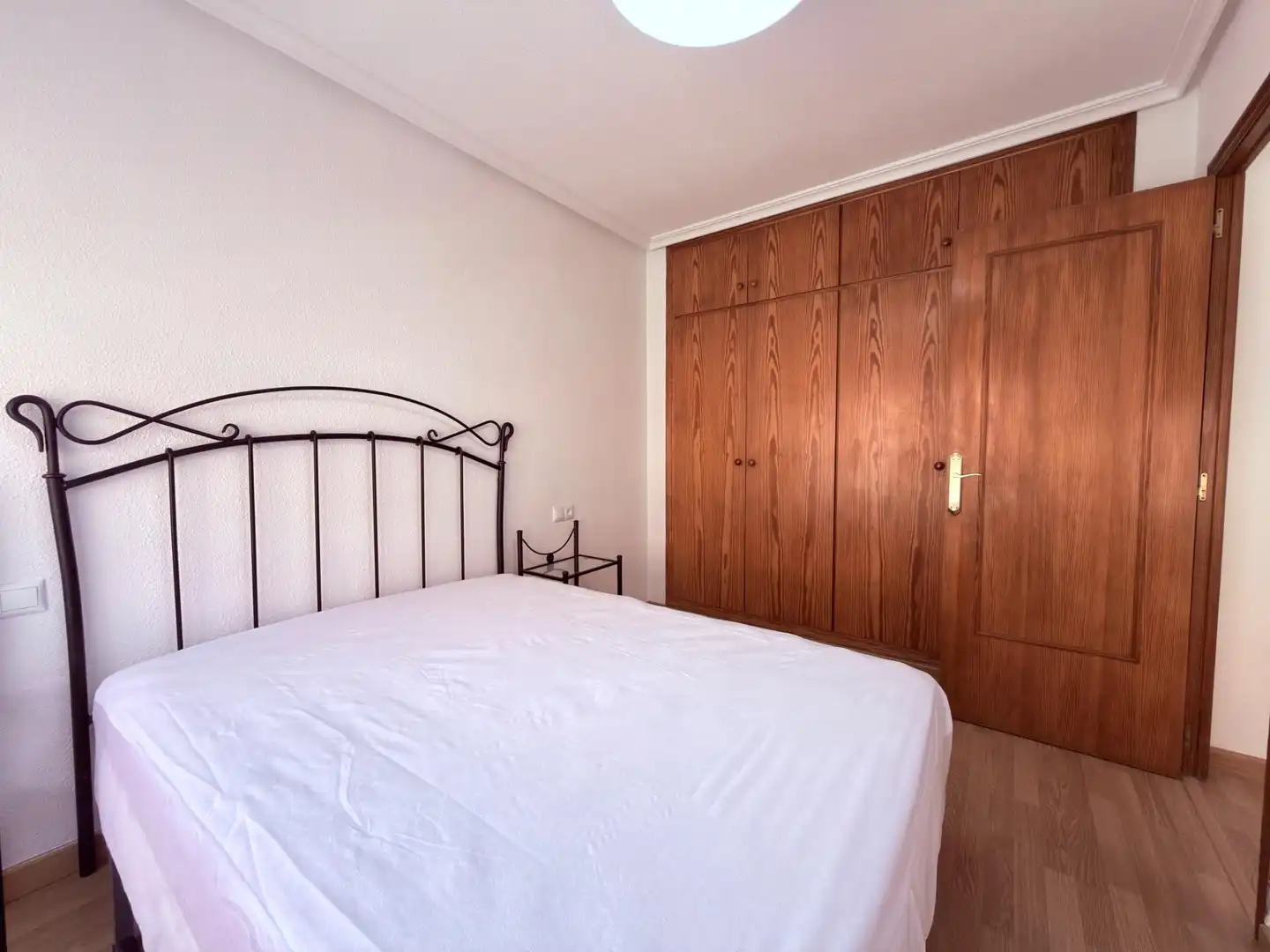 Dormitori de Apartament en venda en Alicante / Alacant amb Aire condicionat i Moblat