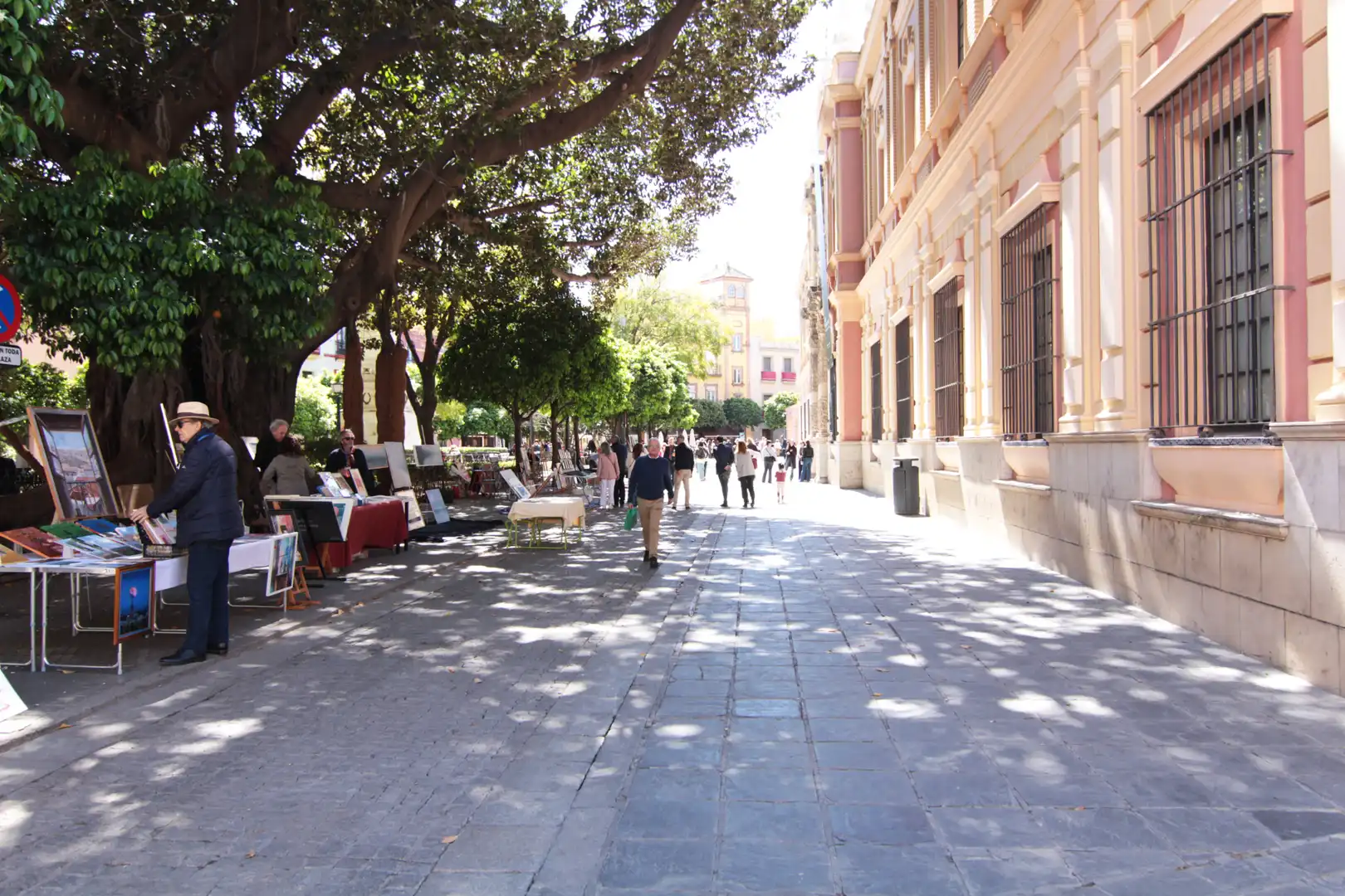 Exterior view of Flat for sale in Sevilla  with Air Conditioner, Heating and Furnished