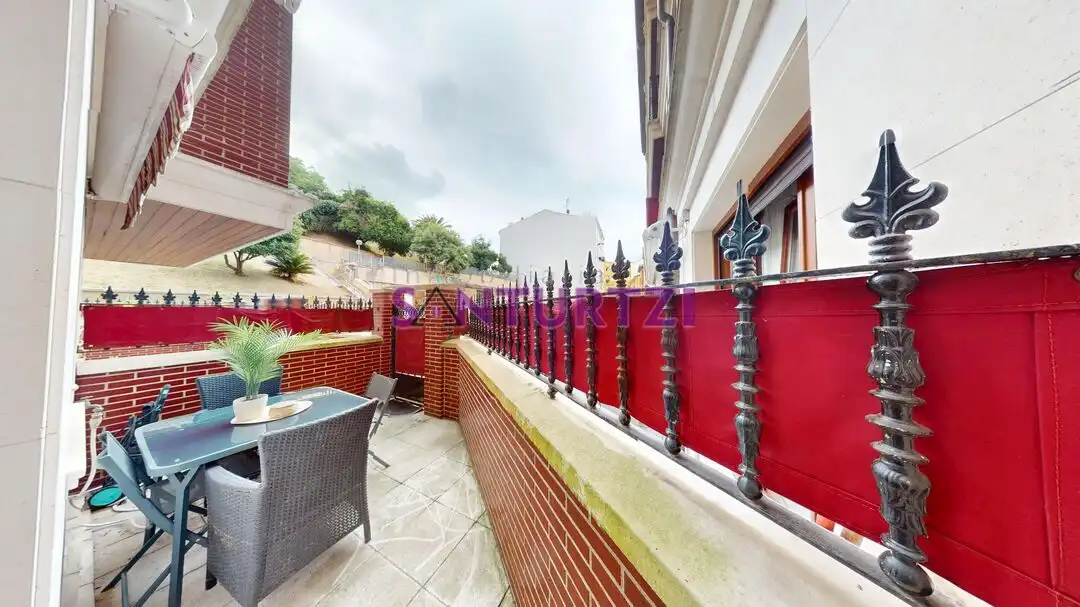 Terraza de Piso en venta en Santurtzi  con Calefacción, Terraza y Trastero